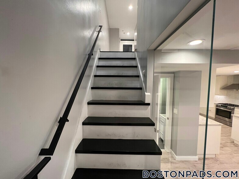 Building Photo - 469 Massachusetts Ave