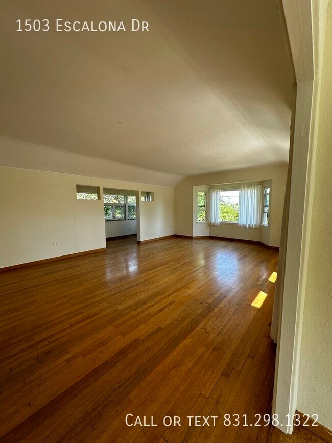 Building Photo - west side charm with garage