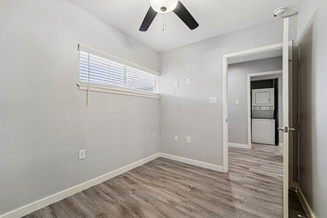 Building Photo - 2807 Beauchamp St