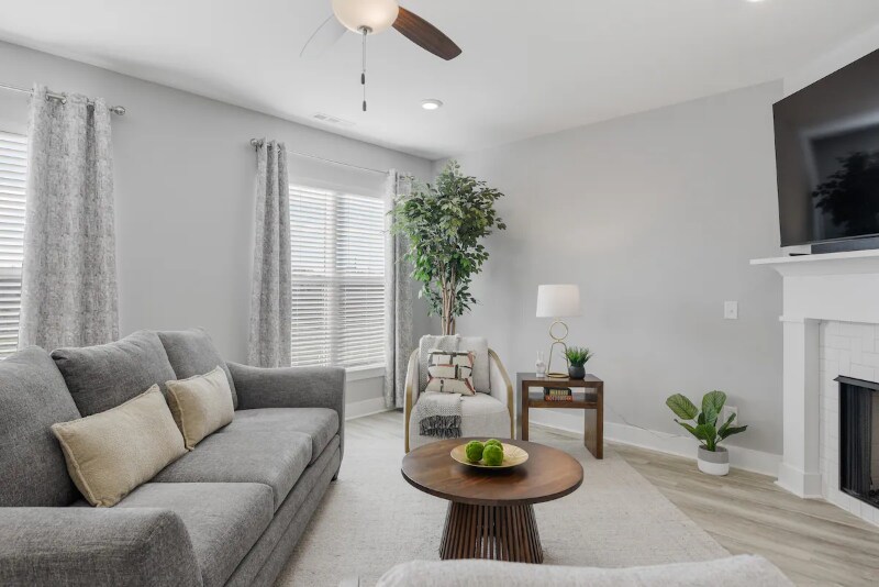 Building Photo - 129 Weller Ln