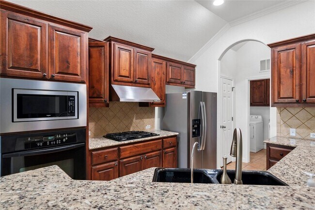 Building Photo - 2811 Checker Dr