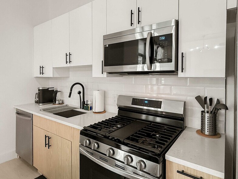 Building Photo - 1247 N 2nd St