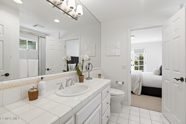 Building Photo - 2485 Waldemar St