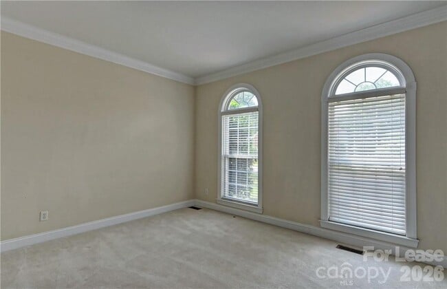 Building Photo - 10496 Gunnison Ln