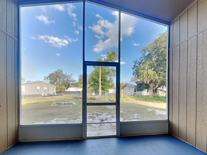 Building Photo - 4892 Palm View Dr N