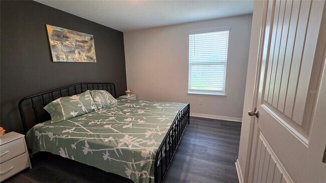 Building Photo - 16221 Admirals Cove Ln