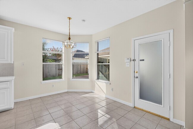 Building Photo - 1727 Emma Cove Ct
