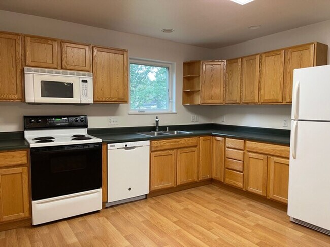 Building Photo - 4683 Bluegill Rd