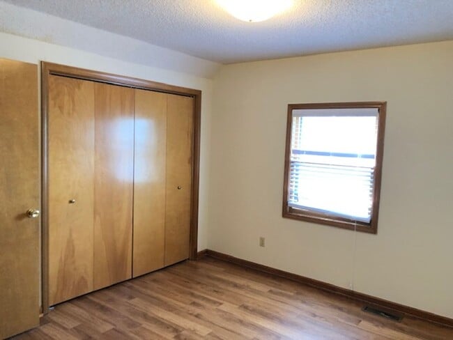 Building Photo - Updated 3 bed 2 bath with 2 car garage and a pool!