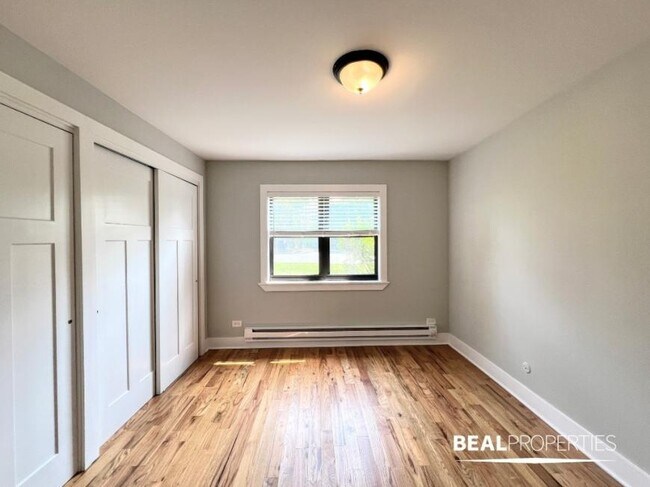 Building Photo - 1 bedroom in HIGHLAND PARK IL 60035