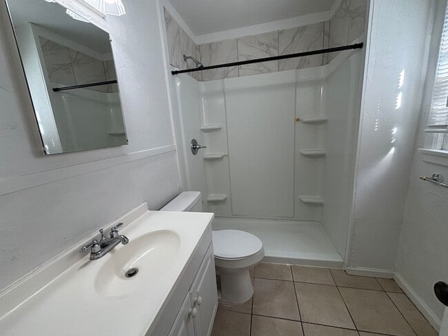 Building Photo - 2330 W Randolph Ave