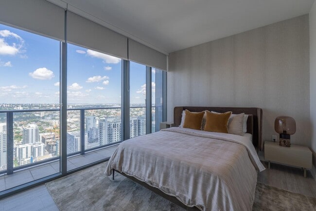 Building Photo - 1000 Brickell Plaza