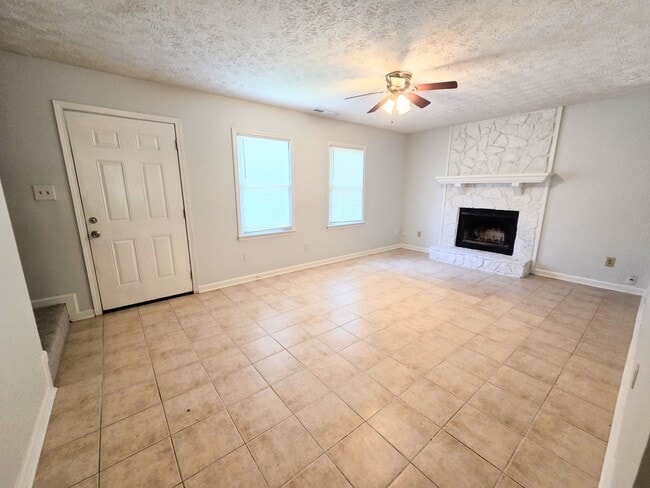 Building Photo - 4438 Coopers Creek Dr SE