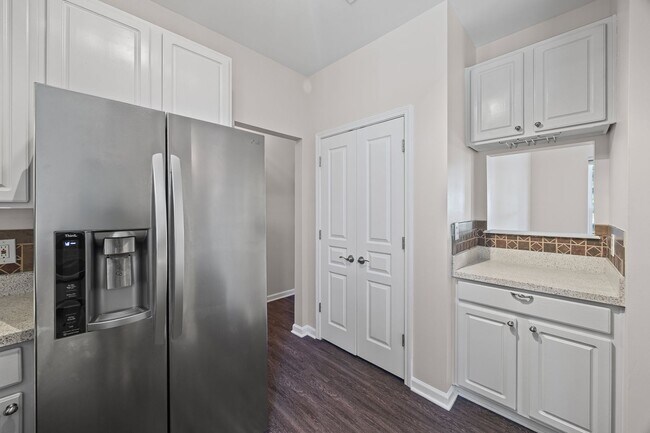 Building Photo - Idyllic 3-bed, 2.5 bath in the desirable W...