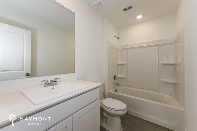 Building Photo - 941 Birkdale Dr