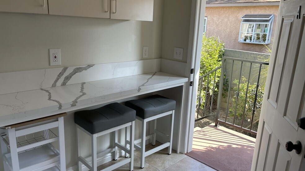 Building Photo - 5138 W 141st St