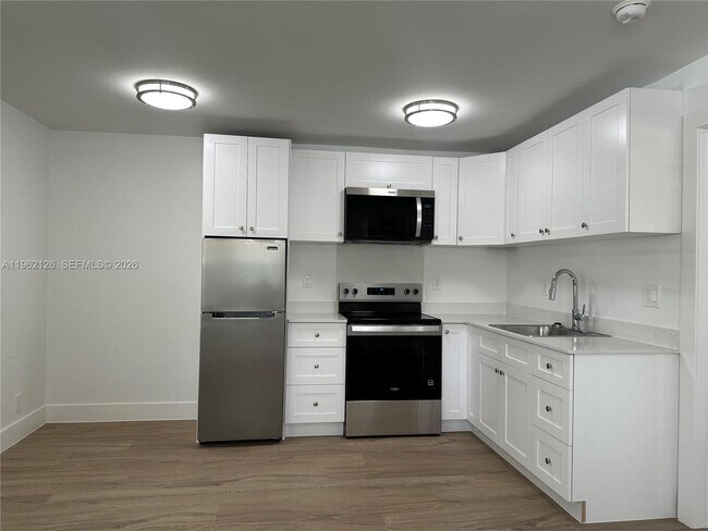 Building Photo - 4236 Sea Grape Dr