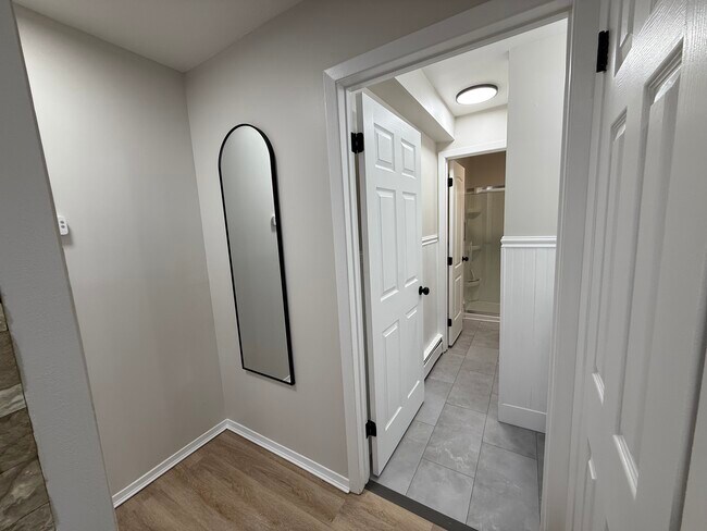 Building Photo - 1 Sundance Dr