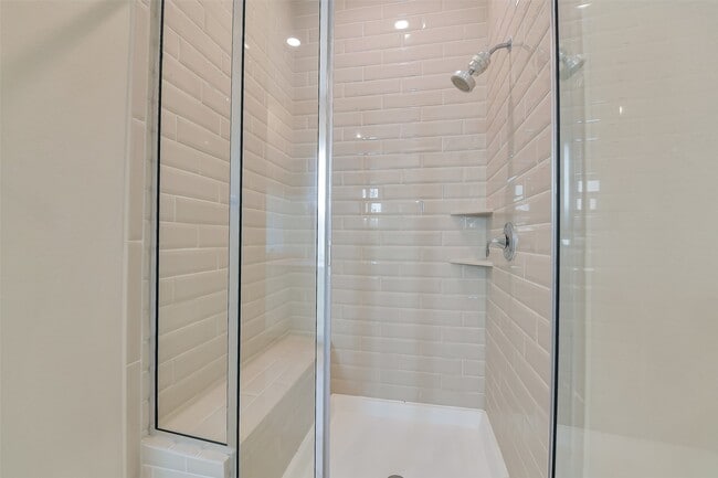 Building Photo - 1439 Northwood Blf Ln