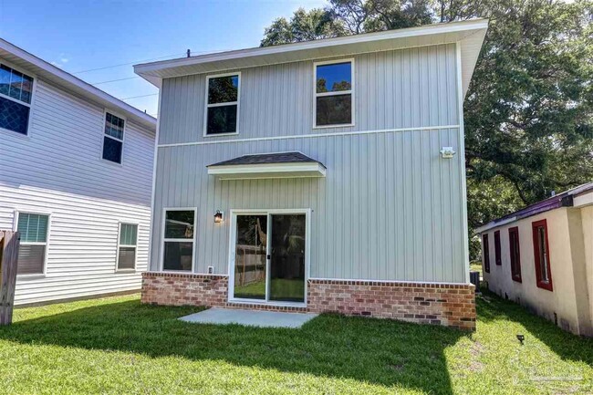 Building Photo - 405 N Coyle St