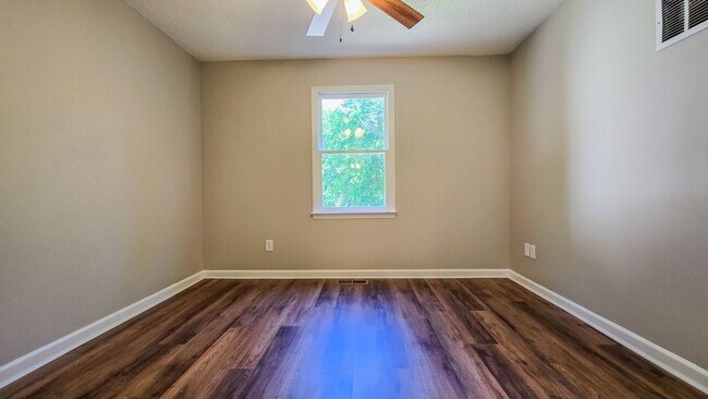 Building Photo - 3133 Russell Way Ln