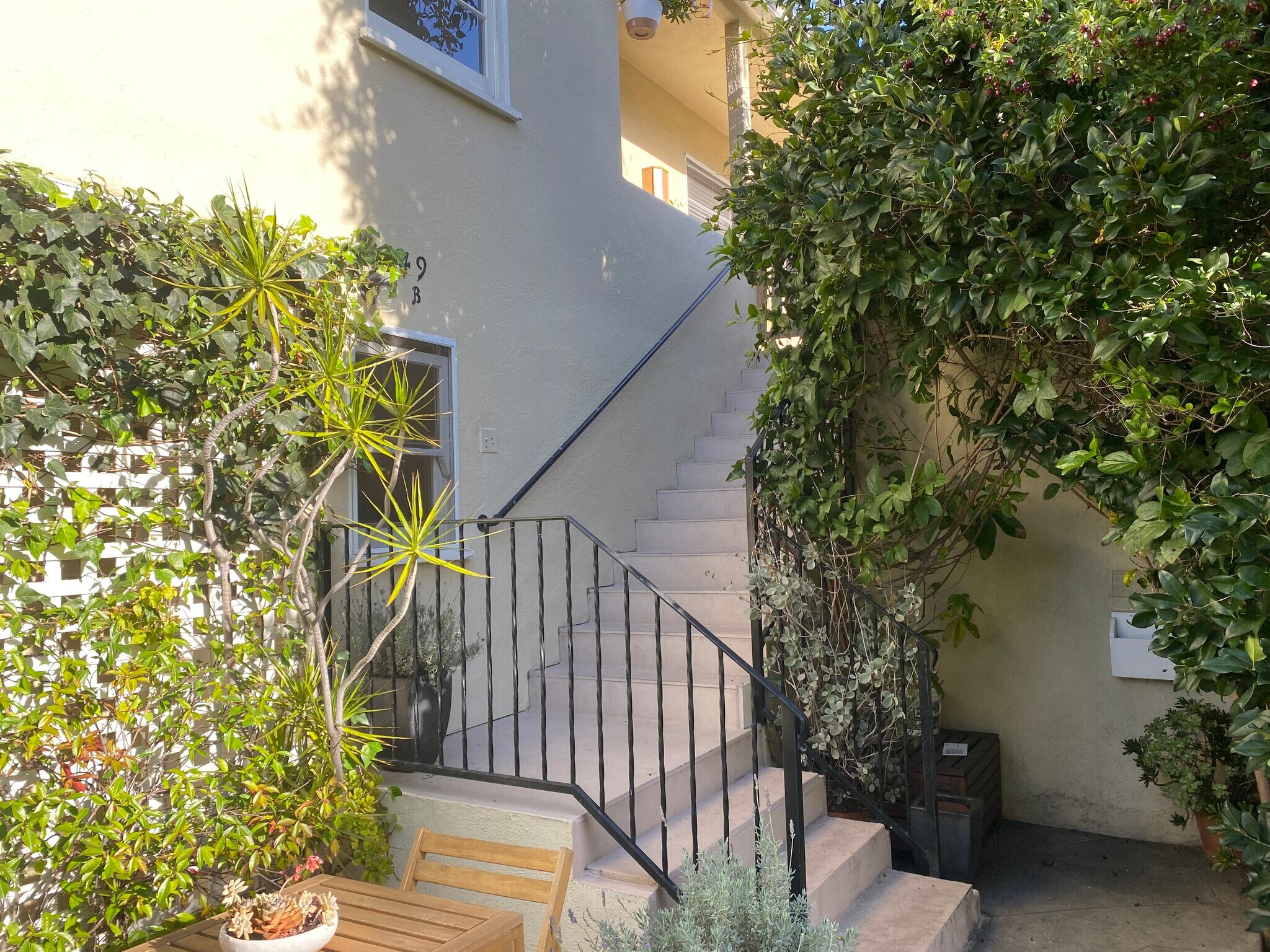 Building Photo - 449 San Vicente Blvd