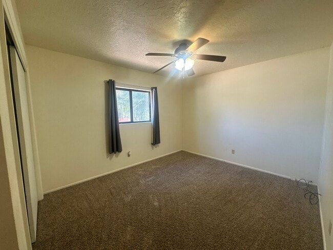 Building Photo - 3 Bedroom 1 Bathroom Home for rent in Aztec