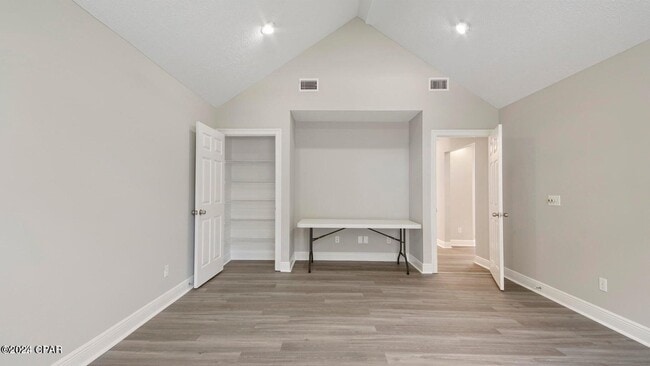 Building Photo - 104 Colony Harbour Rd