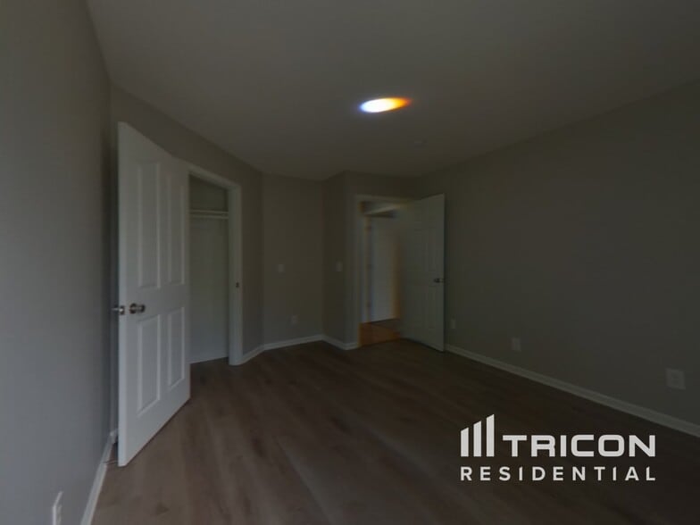 Building Photo - 211 Boxwood Ln