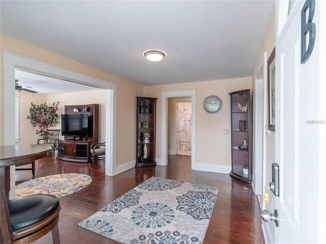 Building Photo - 103 E Mohawk Ave