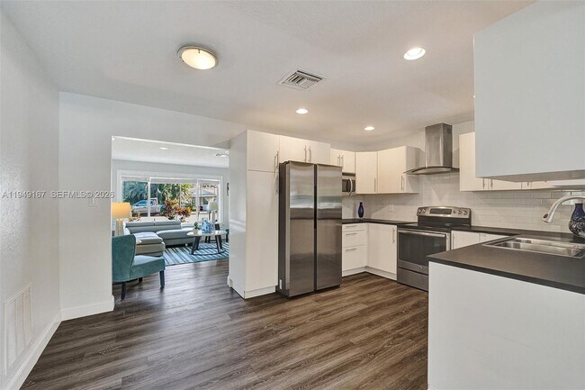 Building Photo - 3730 SW 47th Ct