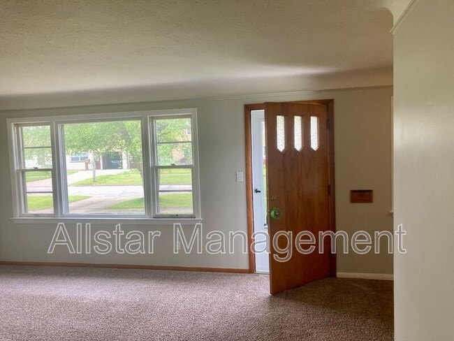 Building Photo - 3436 Dellwood Dr