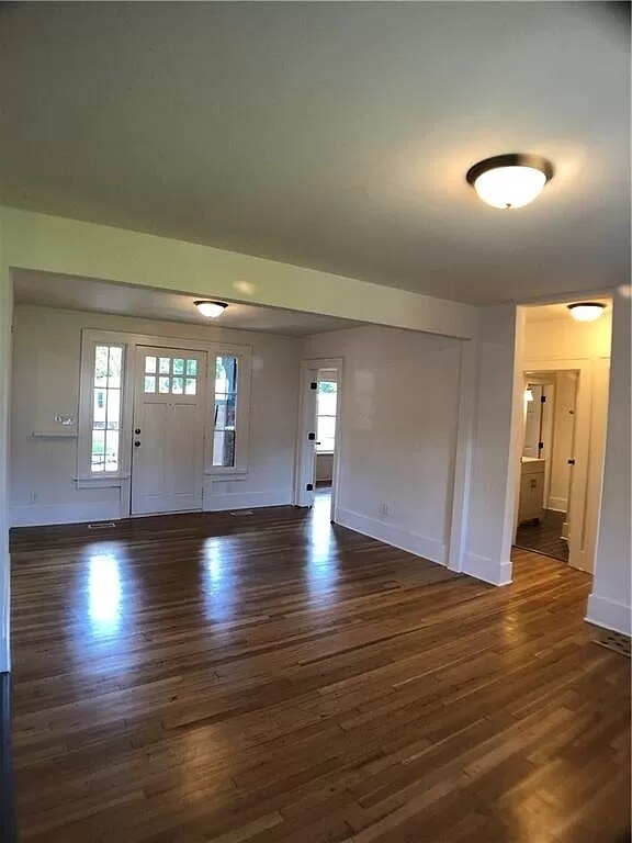 Building Photo - 816 Grandview Ave