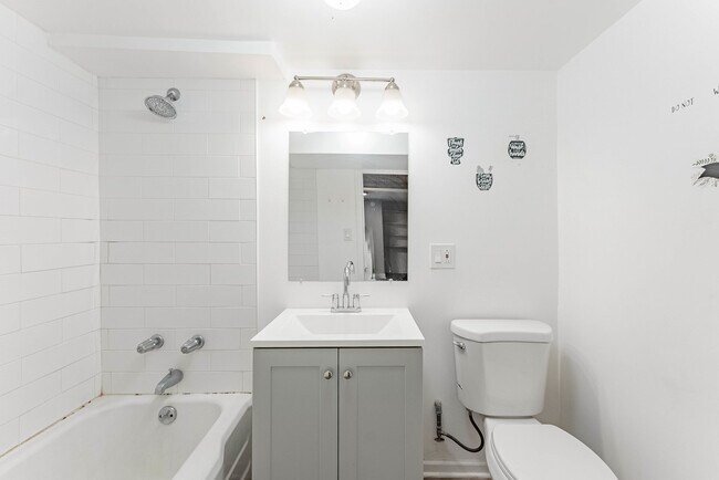 Building Photo - 2557 N Lockwood Ave