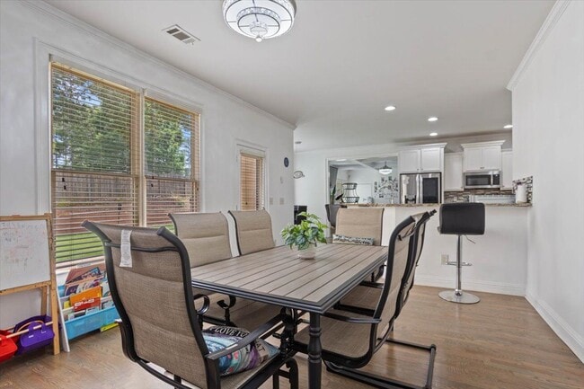 Building Photo - 265 Lily Cove Dr