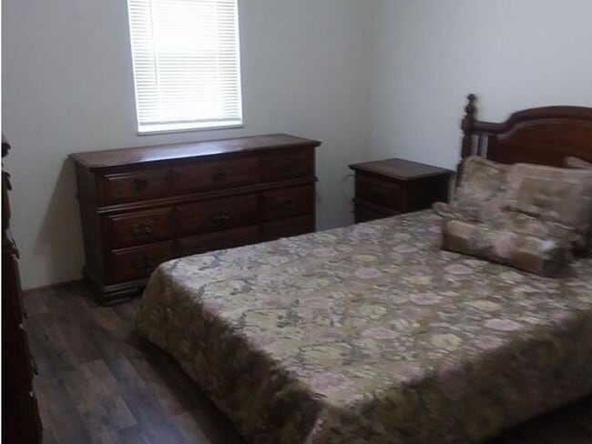 Building Photo - 2 Bedroom Single Family Home in Muncie