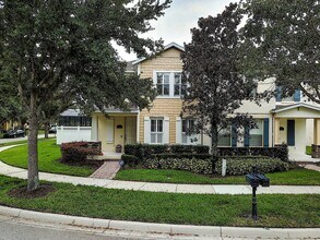 Building Photo - Gorgeous 4-Bedroom, 3-Bathroom Town Home w...