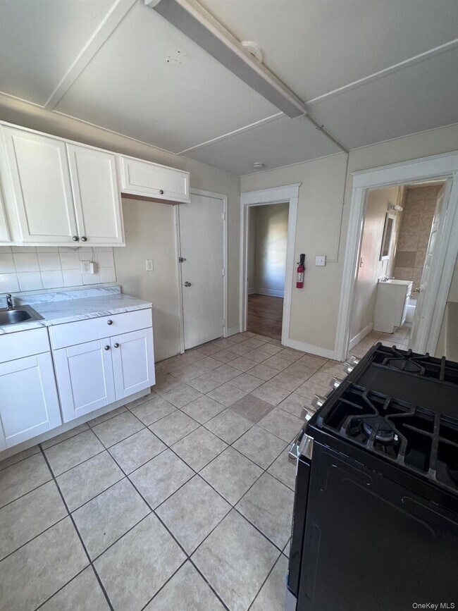 Building Photo - 25 Lent St