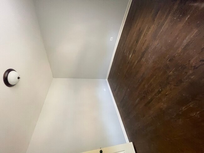 Building Photo - 7626 S Drexel Ave