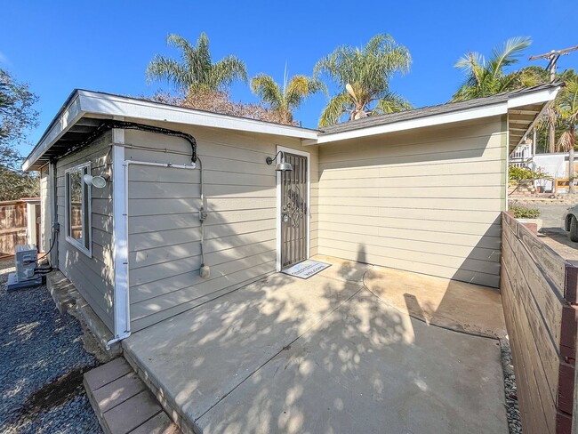 Building Photo - Beautiful Remodeled 1 Bedroom!