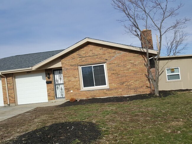 Building Photo - 4267 Drowfield Dr