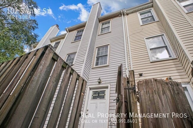 Building Photo - 102 S Wise St