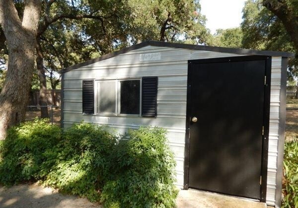 Building Photo - Available July 6: Spacious Home With Large...