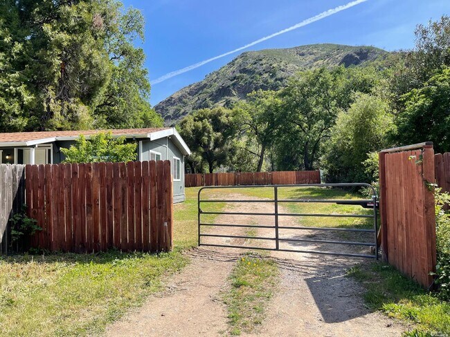 Building Photo - 5168 State Hwy 20