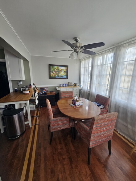 Dining Area - 7560 W Touhy Ave