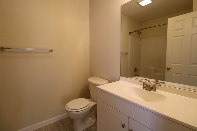 Building Photo - 4185 Kennison Village Dr