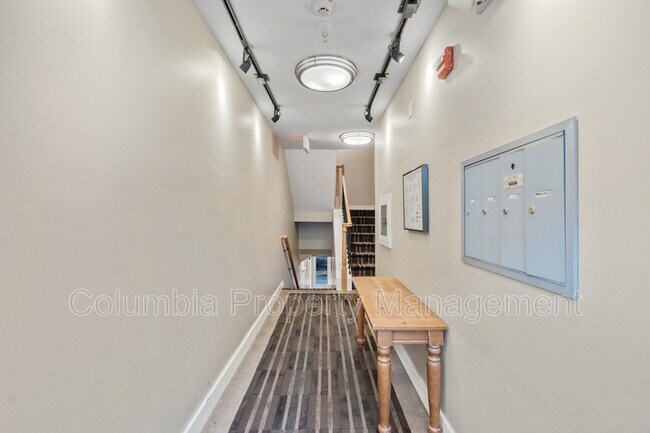 Building Photo - 1336 Belmont St NW