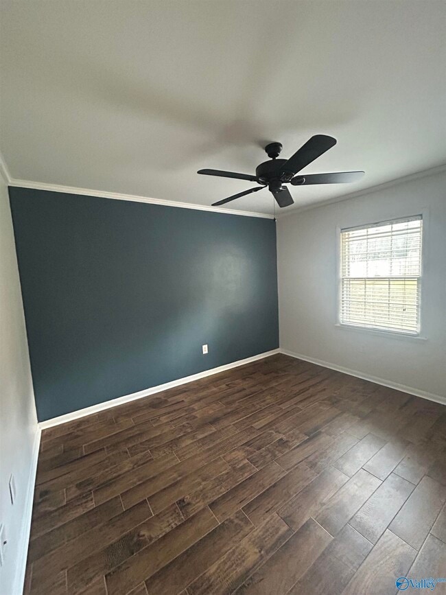 Building Photo - 2327 Quince Dr SE