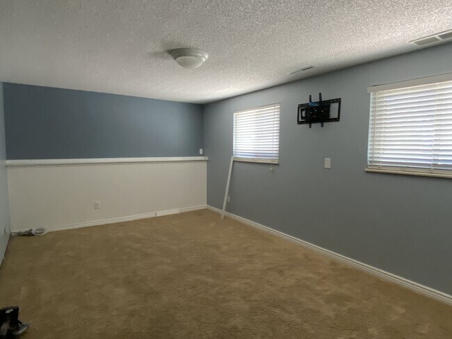 Building Photo - Nokomis - 4 Bedroom