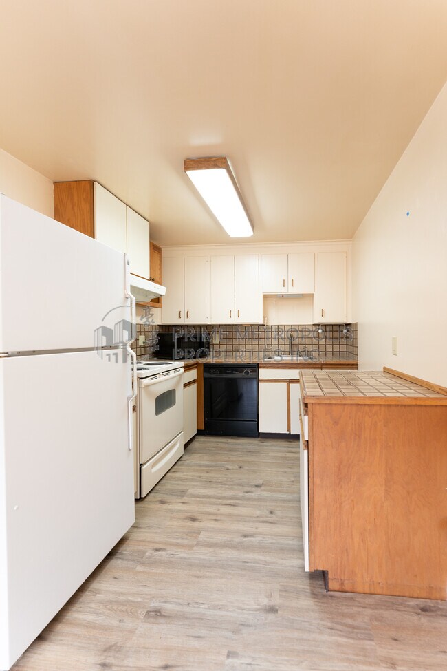 Building Photo - 9117 25th Ave NE